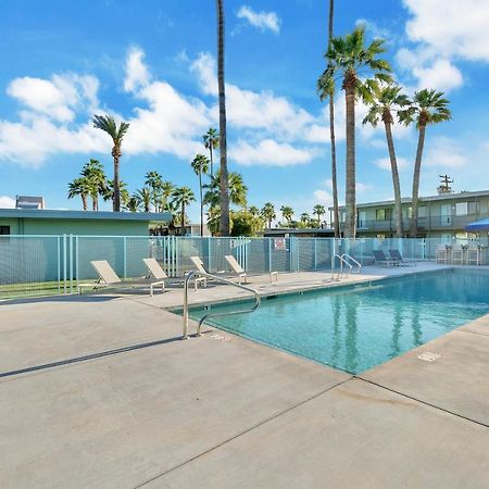 Modern Contemporary Ot Scottsdale With Heated Pool Apartment Exterior photo