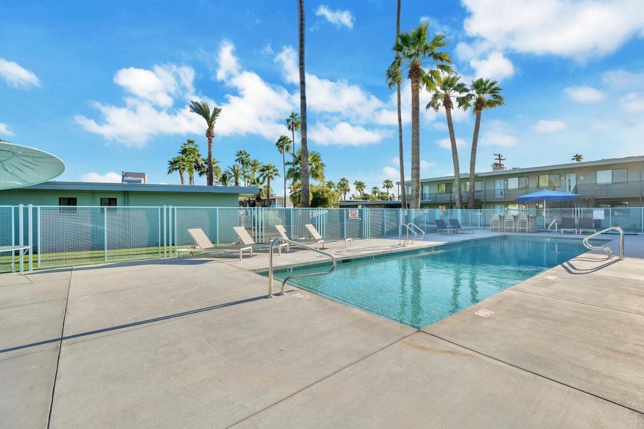 Modern Contemporary Ot Scottsdale With Heated Pool Apartment Exterior photo